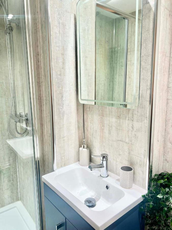 스완지 Gorgeous Newly Renovated 2 Double Bed Flat 아파트 외부 사진