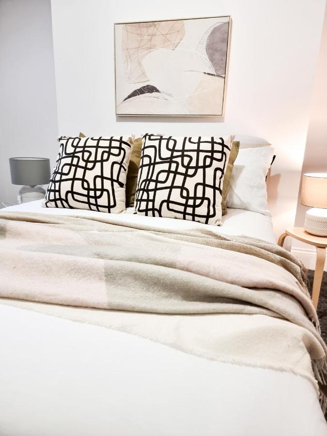 스완지 Gorgeous Newly Renovated 2 Double Bed Flat 아파트 외부 사진
