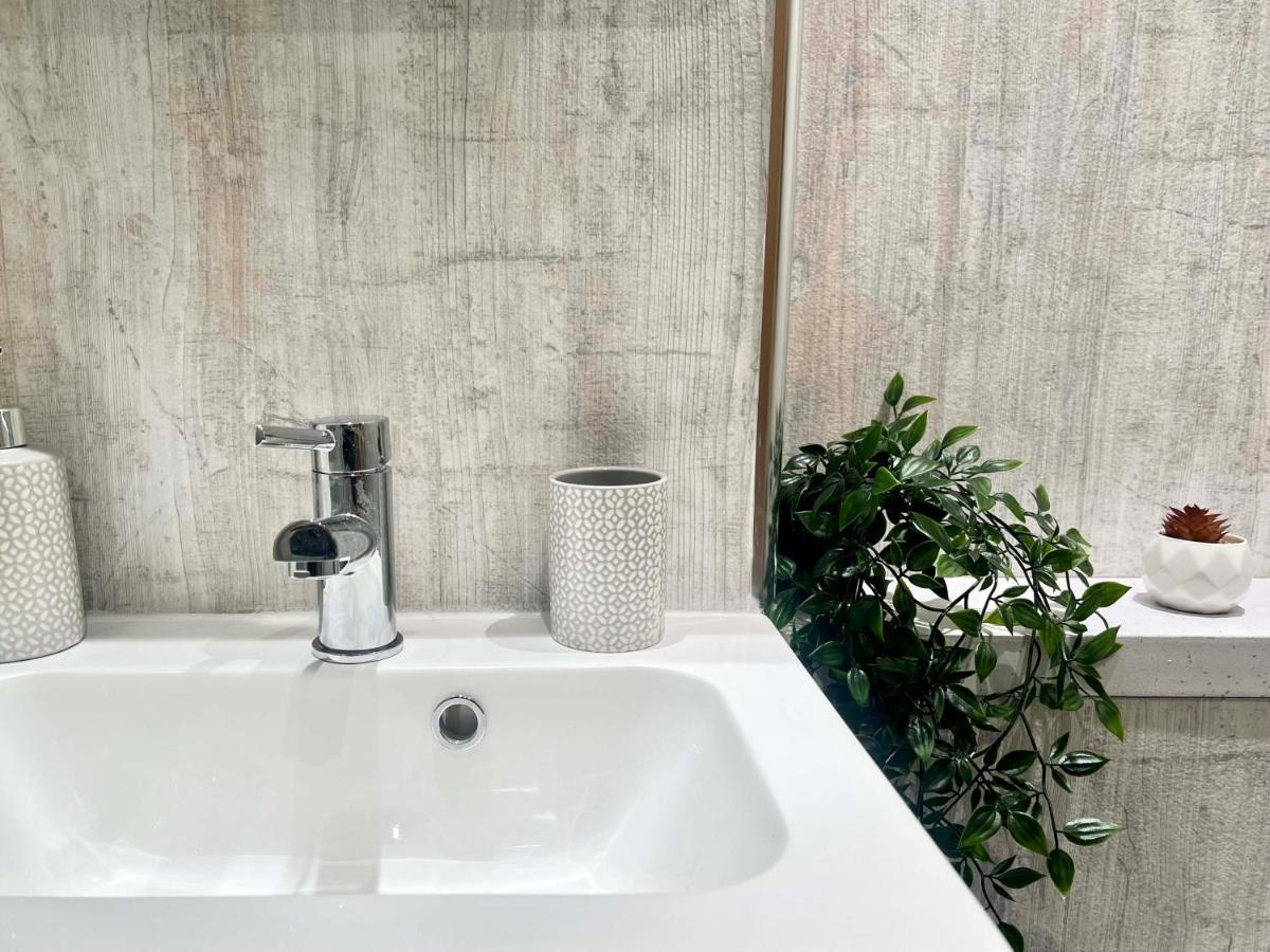 스완지 Gorgeous Newly Renovated 2 Double Bed Flat 아파트 외부 사진